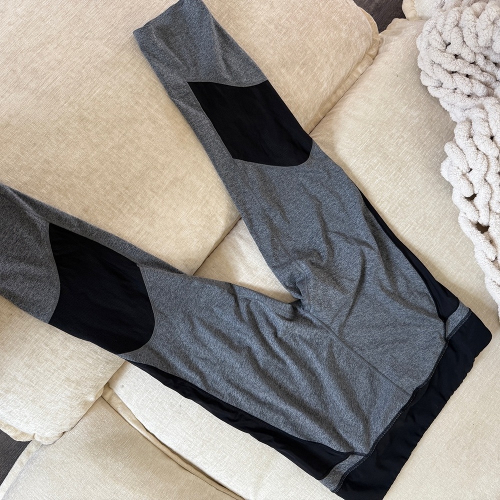 Second Skin Women’s Grey & Black Cropped Leggings - Picture 6 of 6